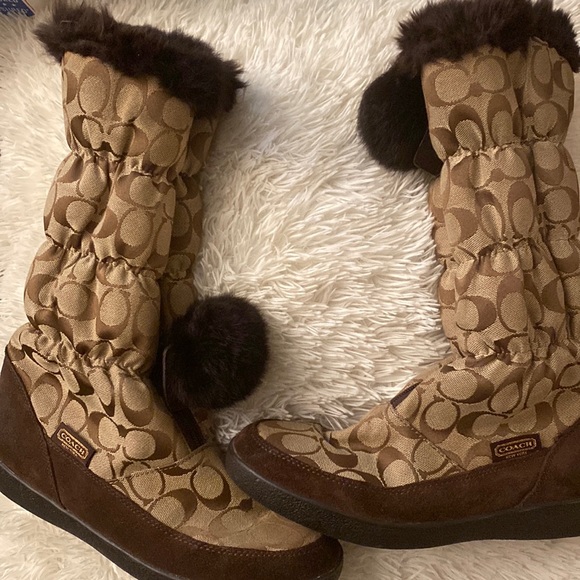 Brown/tan coach winter boot